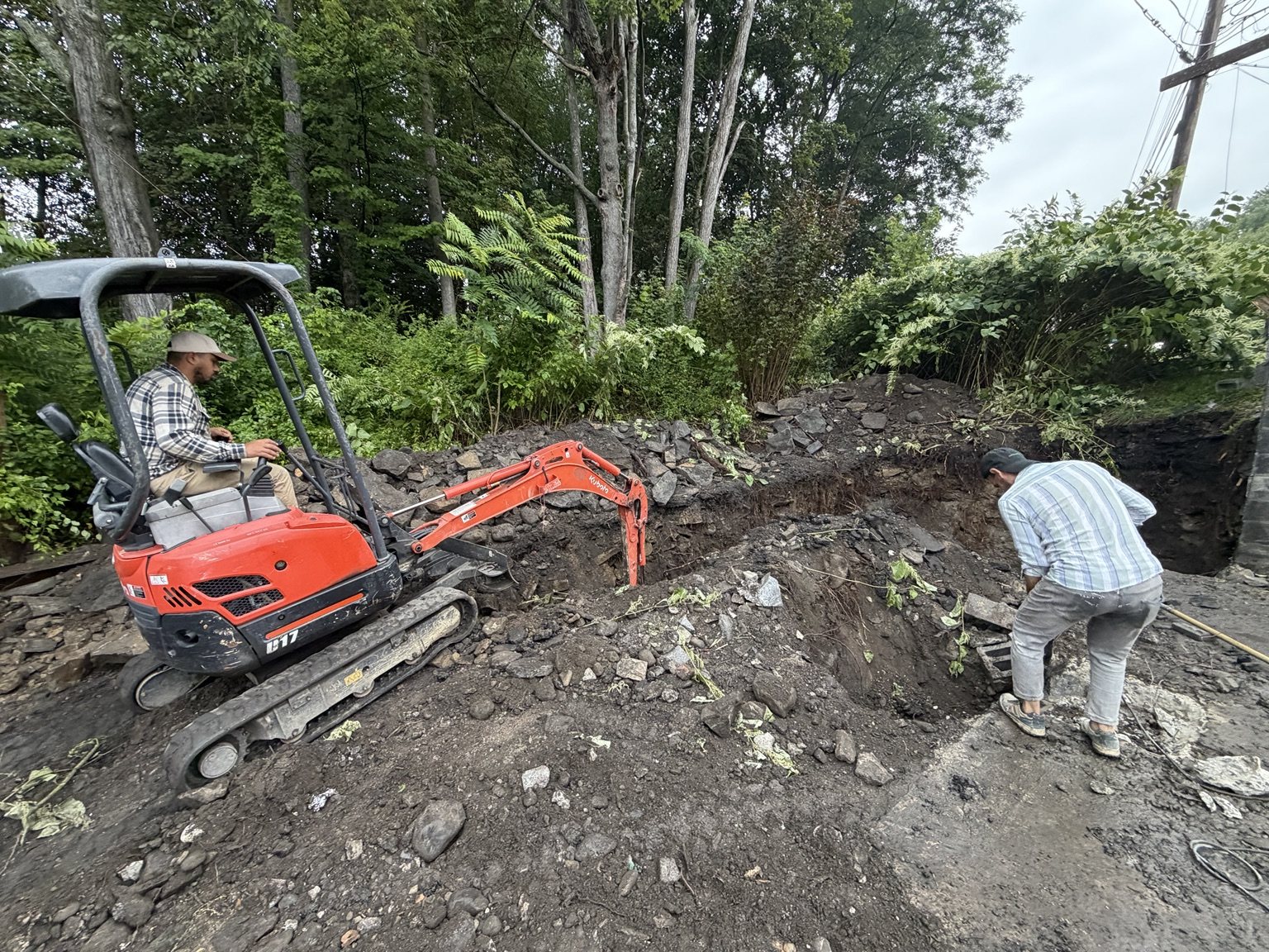 Excavation work with a compact excavator